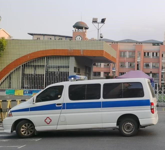 行唐救护车出租护送骨折病人一公里多少钱